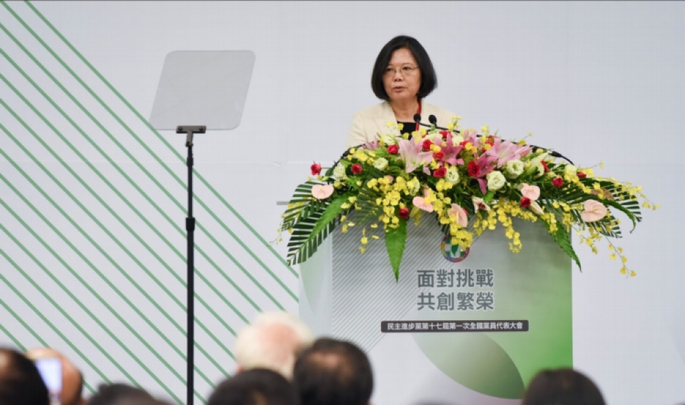 總統蔡英文接受《華盛頓郵報》專訪時表示，她希望中國國家主席習近平能明白台灣是個民主社會，元首須據民意行事。（攝影：葉信菉）