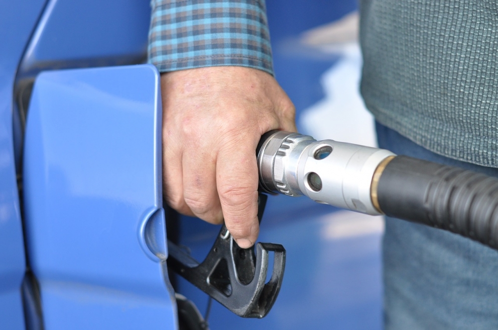 汽車及機車燃料使用費繳納到期最後三天（圖取自pixabay）