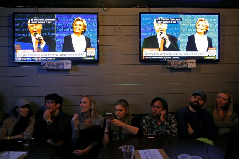9日的第二次美國總統大選辯論，電視收視人口數從首場的8400萬銳減為6650萬。（湯森路透）