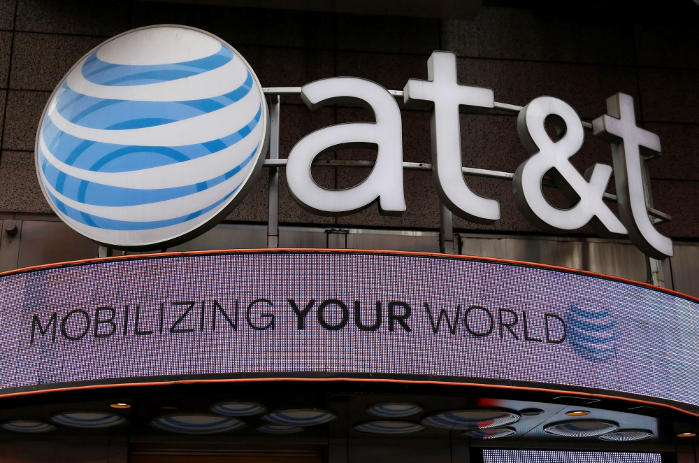 AT&T收購時代華納將是2016最大的收購案。（湯森路透）