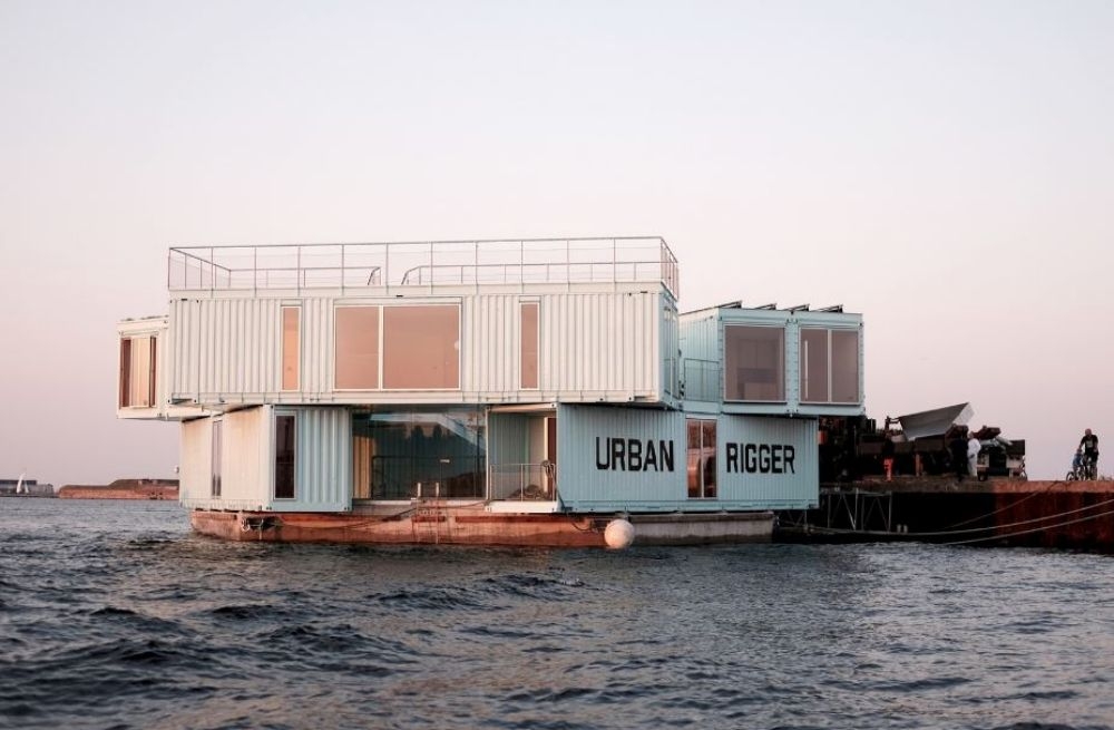 丹麥哥本哈根的海上「漂浮貨櫃屋」被形容成最夢幻的學生宿舍。（翻攝自Urban Rigger）