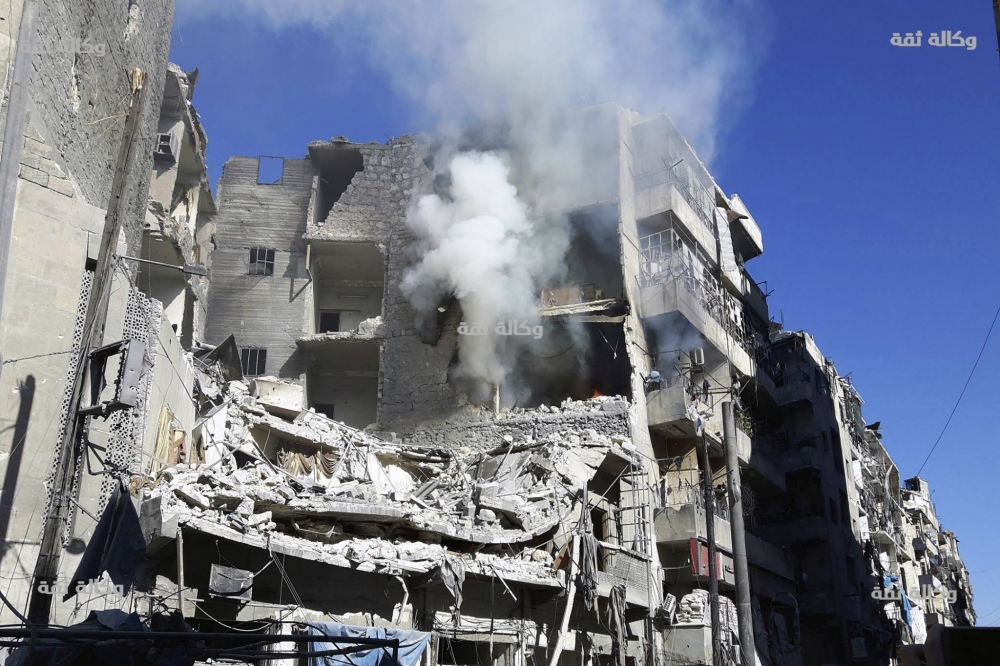 敘利亞第一大城阿勒坡18日再度遭到空襲。（美聯社）