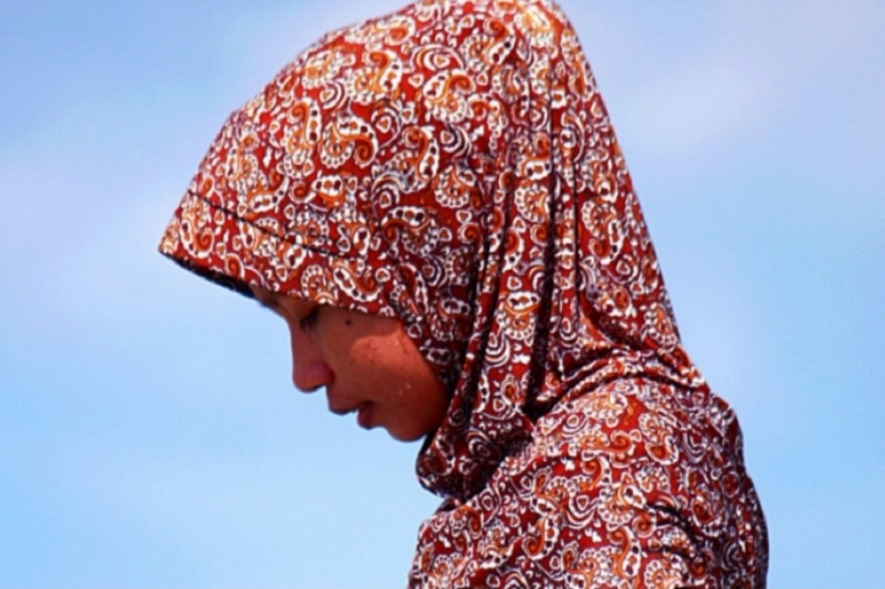 穿戴頭巾的穆斯林婦女（示意圖，非文中當事人）。（翻攝自推特Huffington Post ‏@HuffingtonPost）