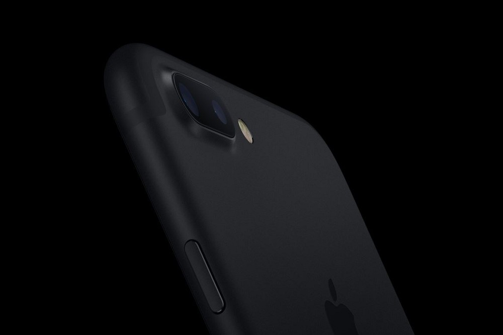 2017年適逢蘋果推出iPhone十周年，據了解，下一支新款iPhone設計功能將有大變革，預期售價可能會超過1000美元（約合新台幣3.13萬元）；圖為iPhone7（翻攝自蘋果官網）
