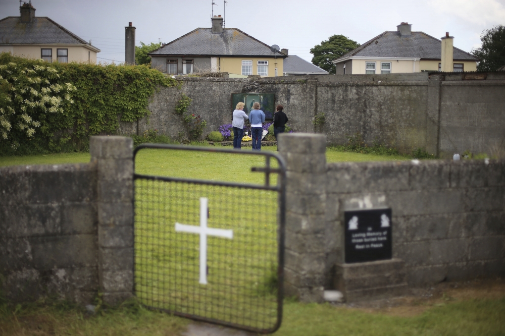愛爾蘭一間廢棄孤兒院的地下室驚現800具嬰兒遺體。（美聯社）