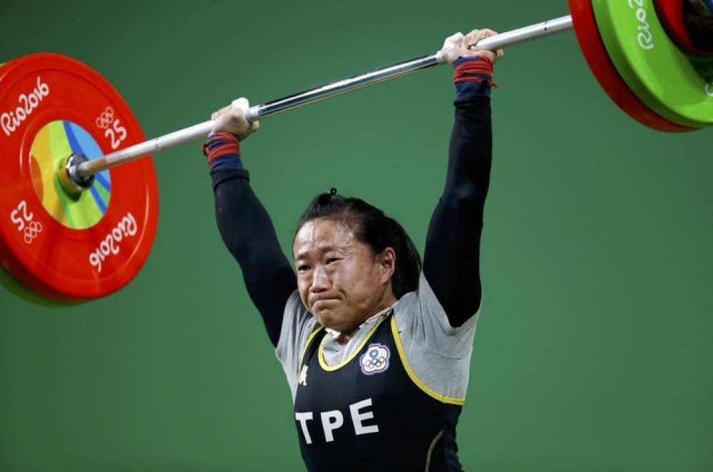 遲了9年的奧運金牌入袋！由於08年北京奧運女子舉重項目的原金、銀牌得主相繼藥檢未過，國際舉重總會將台灣女將陳葦綾列為2008年北京奧運女子48公斤級金牌。（湯森路透）