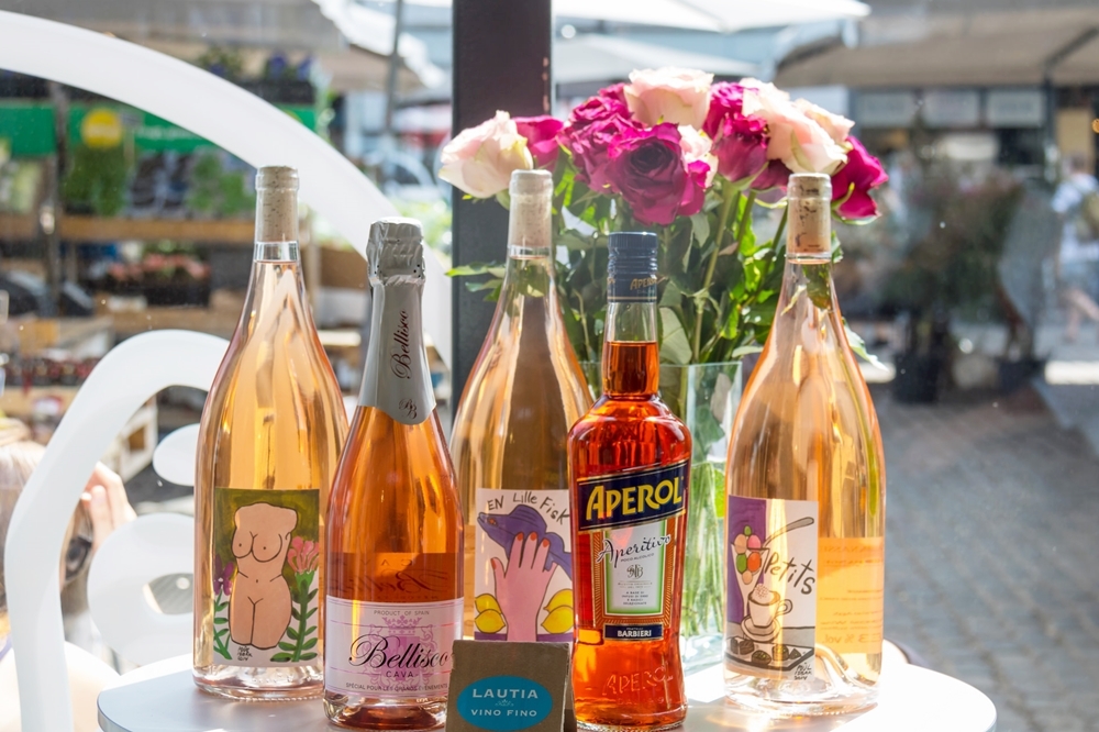 法國競爭消費與反詐騙總局查獲的西班牙粉紅酒，總共多達460萬瓶都已經被貼上標示法文酒標（示意圖，非查獲酒款）（圖片來源：Flickr @ Susanne Nilsson）