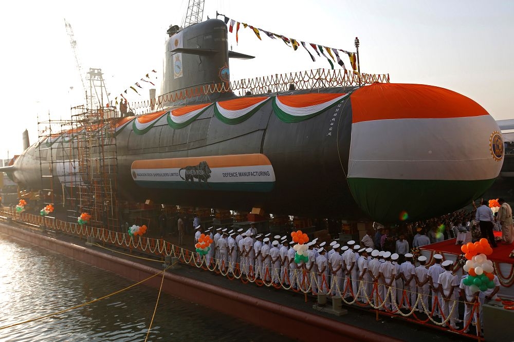 國艦國造計畫現有歐美日印等國之六家廠商來爭取艦體儎台的細部設計階段，據指出，印度團隊獲得授權提出最新柴電動力「鮋魚級」潛艦（Scorpene）艦體儎台細部設計來角逐。（湯森路透）