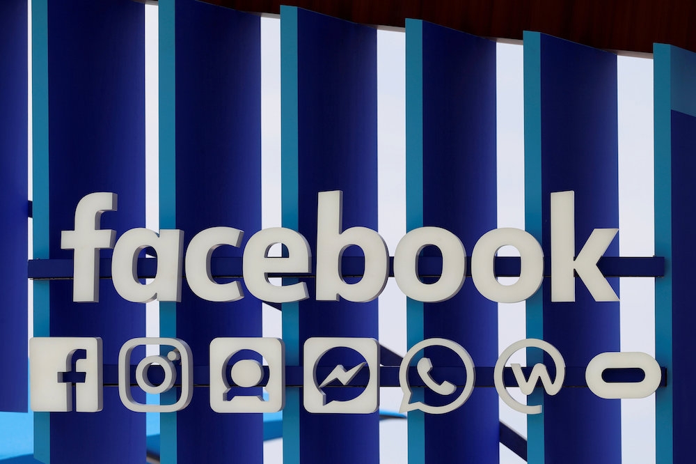 社群媒體龍頭臉書（Facebook）股價26日單日暴跌逾千億美元，市值重挫19%。（湯森路透）