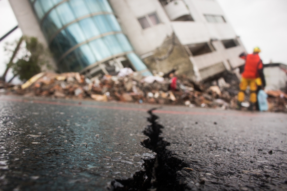 花蓮地震截至11日下午22點為止，最新數字為16死1失聯。（攝影：李隆揆）