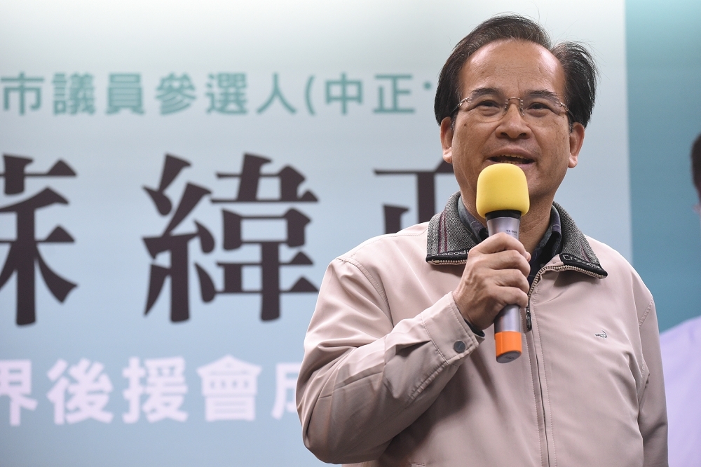 台南市代理市長李孟諺直指蘇煥智內卸任時未償債務為573億元，蘇煥智16日痛批完全是扭曲事實。（攝影：葉信菉）