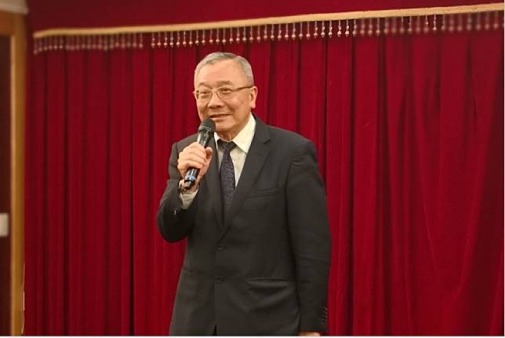 台灣中油董事長戴謙於媒體餐會上宣布重要訊息。(攝影：陳彥邦)