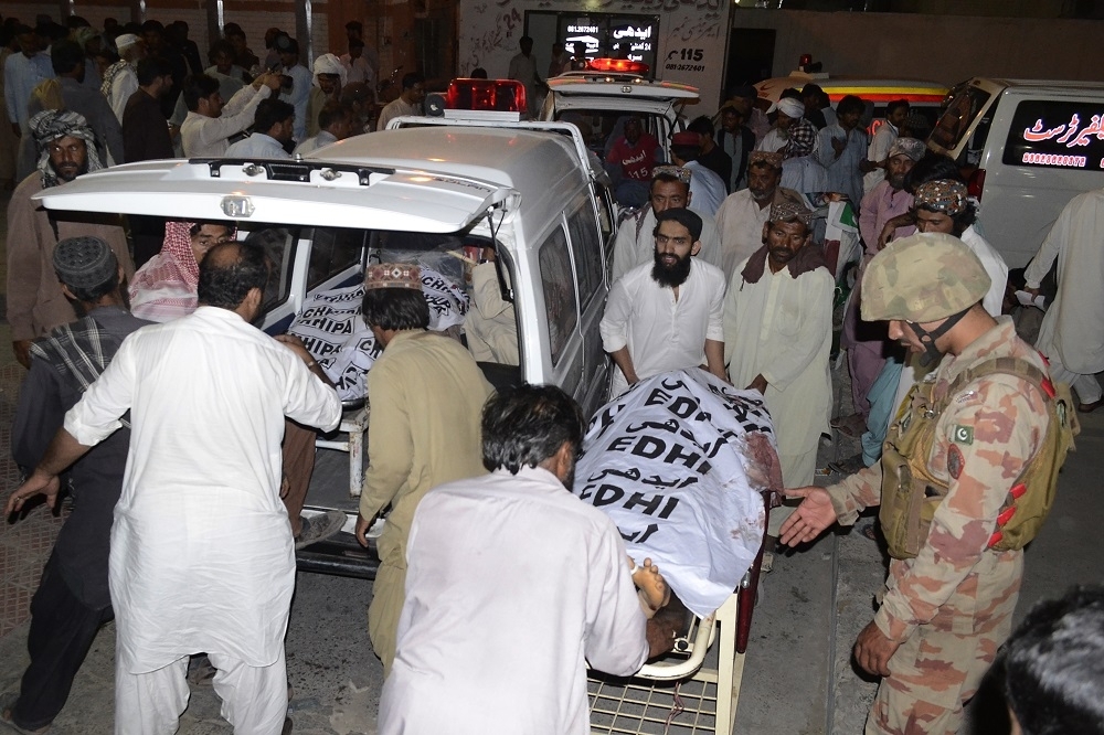 巴基斯坦發生嚴重炸彈事件，超過130人死亡。（美聯社）