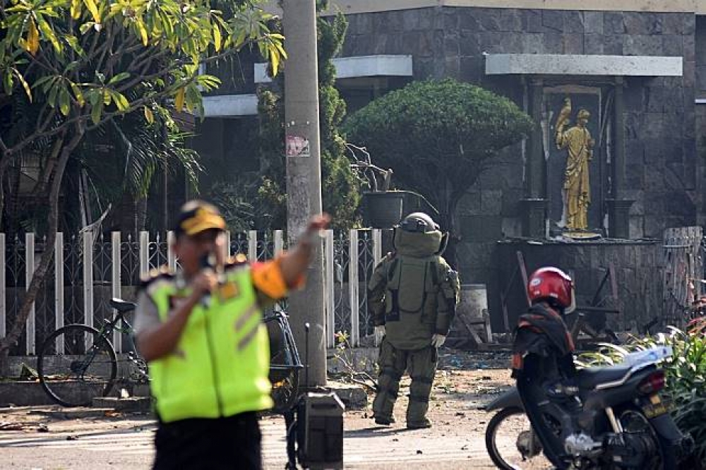 印尼泗水13日上午3間教堂遭到自殺炸彈攻擊，目前已知造成8死38傷。外交部表示，沒有台灣人受傷。（湯森路透）