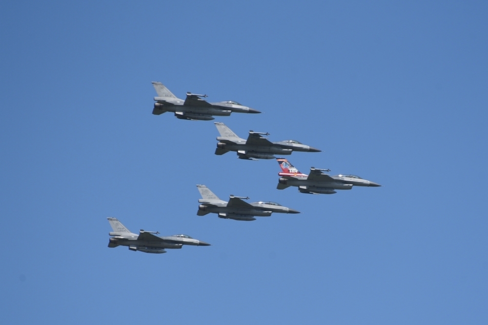 F-16在中華民國空軍服役，至今21年。當初採購的150架F-16A/B，至今有8架失事墜機。（攝影：葉信菉）