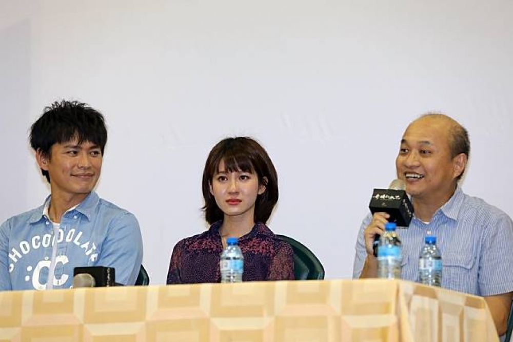 演員黃鐙輝（左至右）、連俞涵、導演鄭文堂出席《奇蹟的女兒》加工區特映會（公視提供）