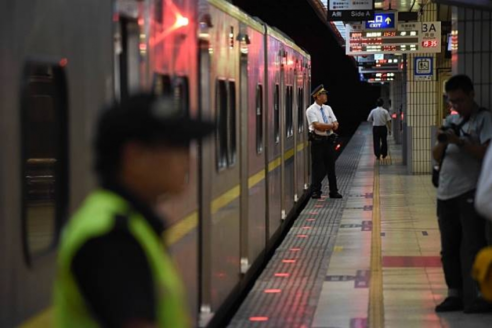 交通部台灣鐵路管理局10日中午12時發布部分列車停駛資訊，16時後的列車分為西部幹線、東部幹線及支線三個部分作調整。（攝影：葉信菉）