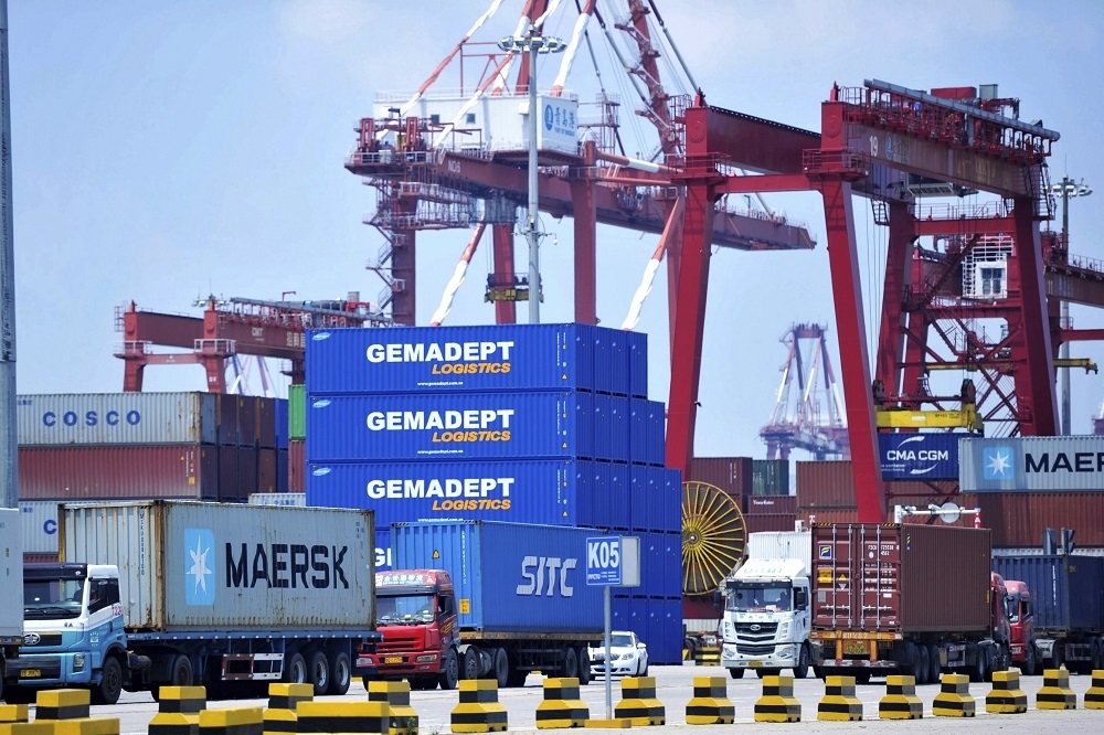 中美6日開打貿易戰、互相加徵進口商品關稅。圖為中國青島港口。（美聯社）
