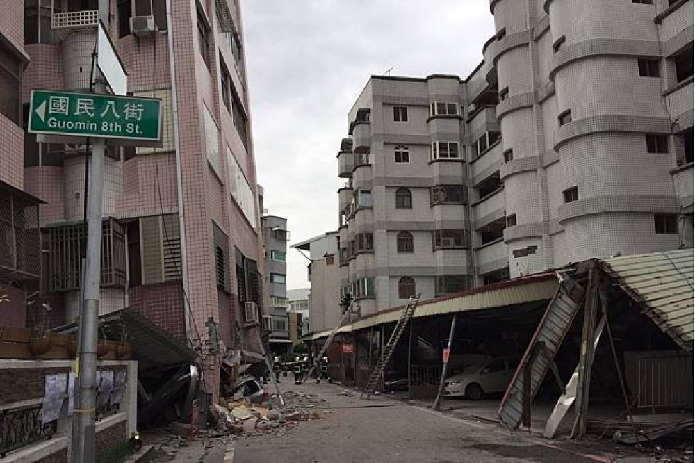 花蓮市國民八街也有房屋傾倒。（攝影：李昭安）