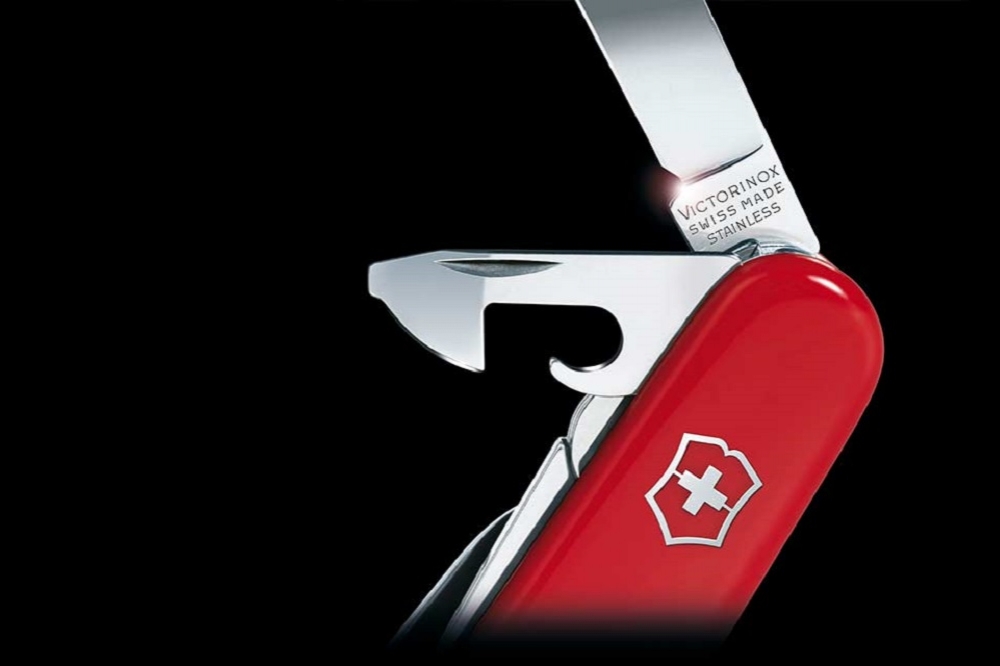 「Victorinox」最知名的產品瑞士軍刀。（Victorinox）