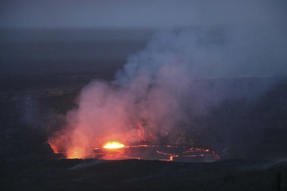 美國夏威夷基拉韋厄火山3日噴發。（美聯社）