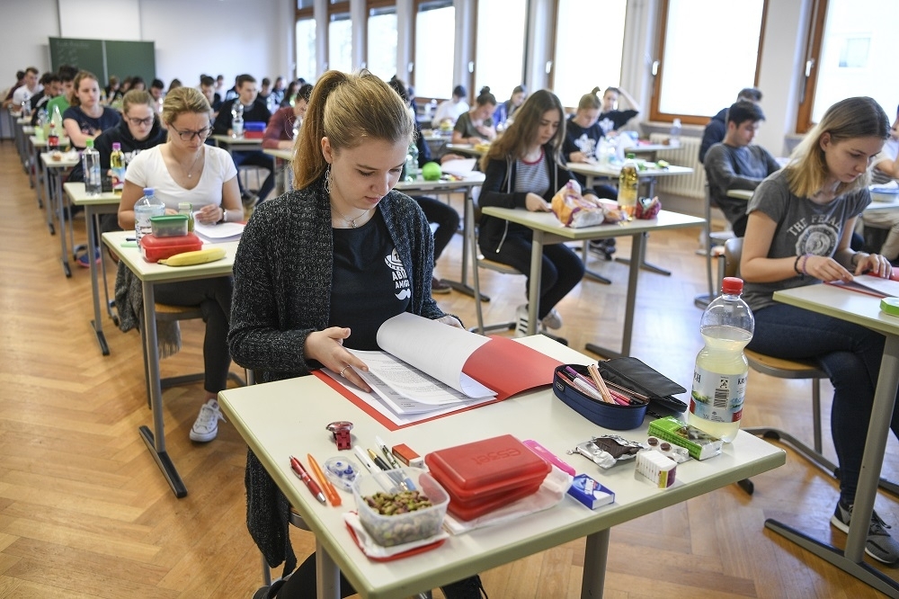 巴登-符騰堡州學生發動連署，指Abitur考試出題太難，人數高達3萬6千。（美聯社）