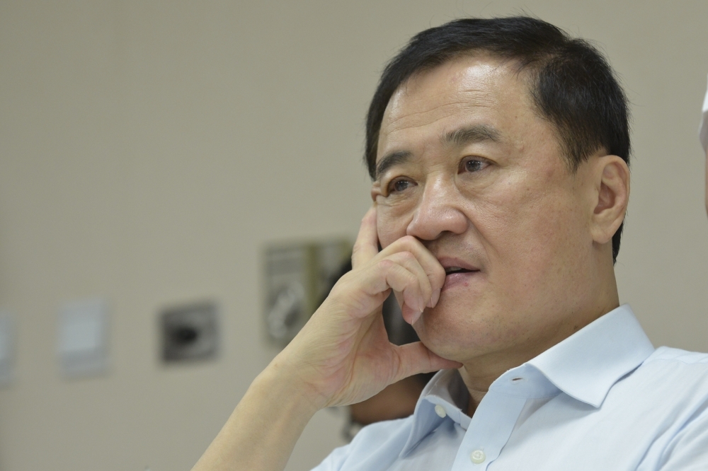北市副市長陳景峻24日表示，他處在白綠之間，角色確實很尷尬，目前有思考要不要沉澱、休息一下。（資料照片／李智為）
