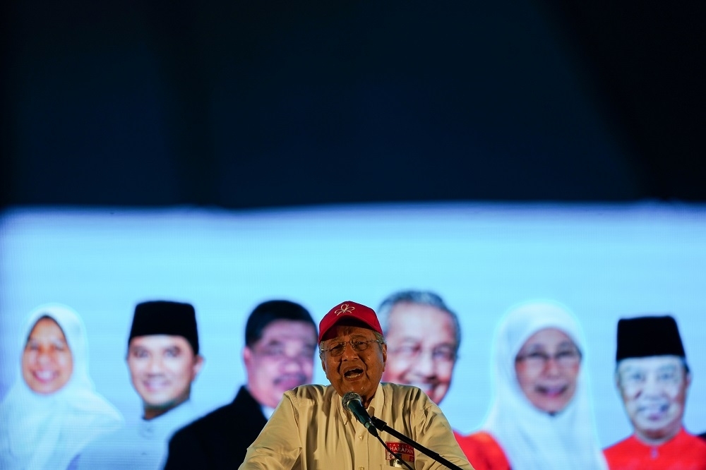 高齡92歲的馬哈迪重返選戰，挑戰現任總理納吉。（湯森路透）