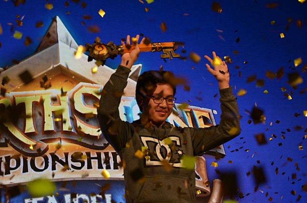 菲律賓選手 Switch 奪得 HCT 台北站冠軍