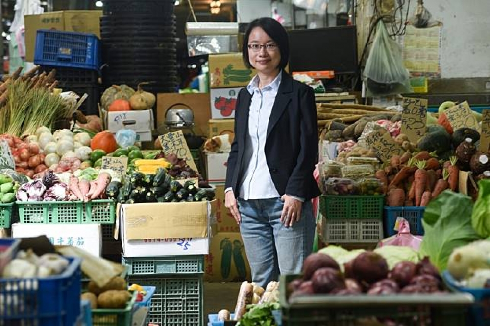 台北農產運銷公司總經理吳音寧日前被冠上「神隱少女」封號，剛度過政治風暴的她，4月份設立了個人粉絲專頁，打算以此抵禦外界質疑。（攝影：葉信菉）