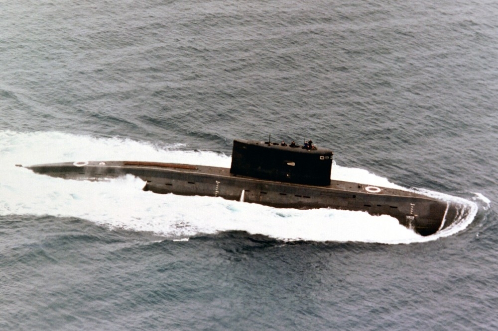 海軍潛艦戰力老化是眾所週知，20年來積極爭取外購潛艦從未停止；圖為1998年底美國廠商建議我方購入的二手羅斯海軍第一代基洛級潛艦，為台灣計畫採購二手潛艦的濫觴。（取自維基百科）