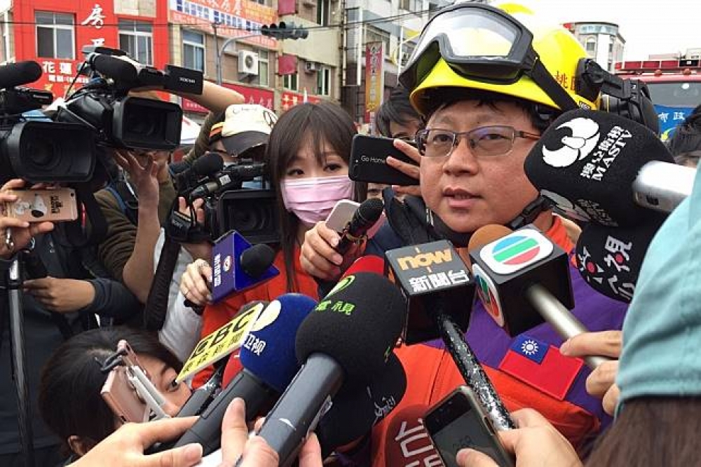 花蓮震災被困於漂亮旅店213室的香港夫妻不幸罹難，桃園市政府消防局特搜大隊組長李明城表示，夫妻兩人被尋獲時呈現環抱姿勢。（攝影：李昭安）
