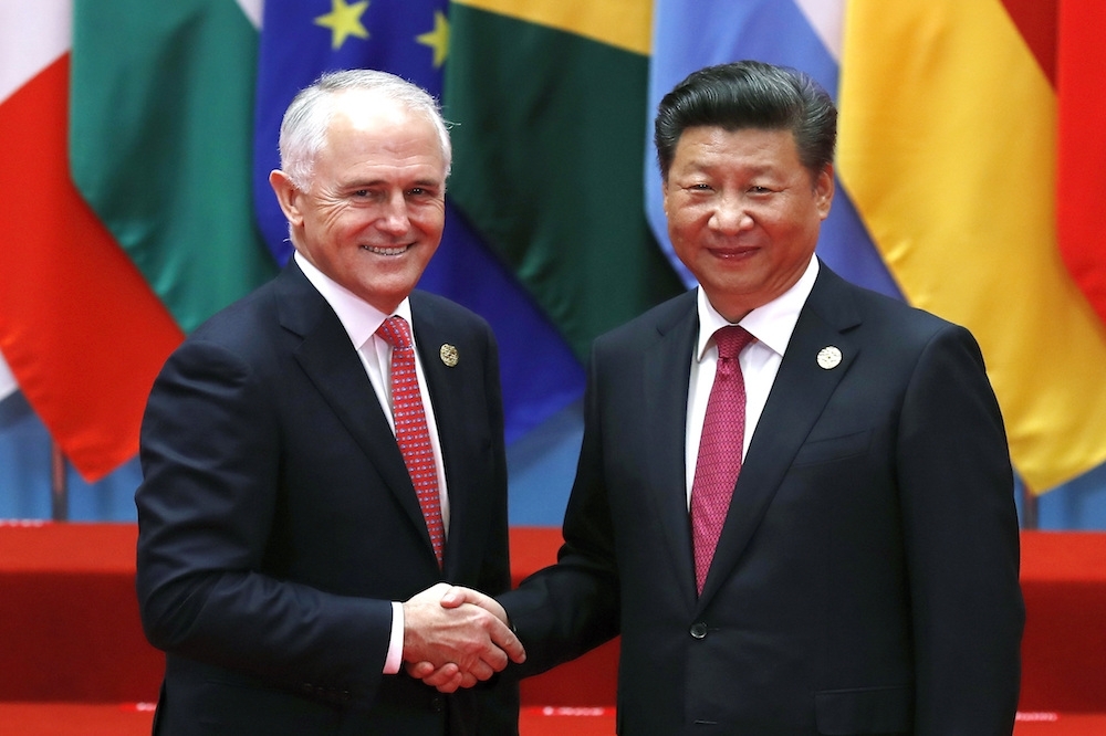 自2017年澳洲總理滕博爾宣布反外國干預新法案時公開點名中國後，中澳關係就明顯降至冰點。（美聯社）