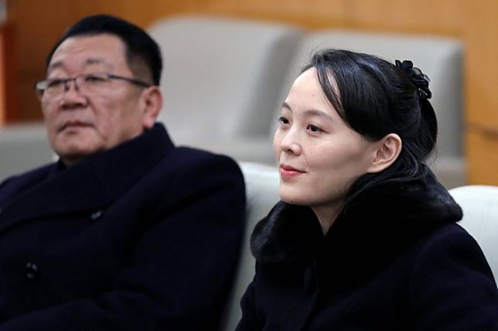 北韓領導人金正恩胞妹金與正（右）與北韓高官代表團9日已抵達南韓。（湯森路透）