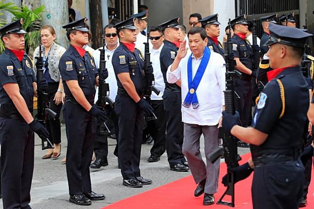 菲律賓總統杜特蒂2016年上任後，誓言剷除菲律賓的毒品犯罪卻造成許多不人道的「法外處決」。（湯森路透）