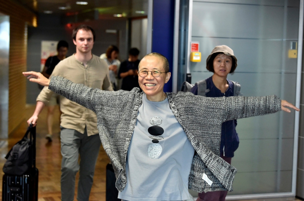 中國異見人士劉曉波的遺孀劉霞抵達芬蘭萬塔的赫爾辛基國際機場。  （JUSSI NUKARI/LEHTIKUVA, VIA ASSOCIATED PRESS）