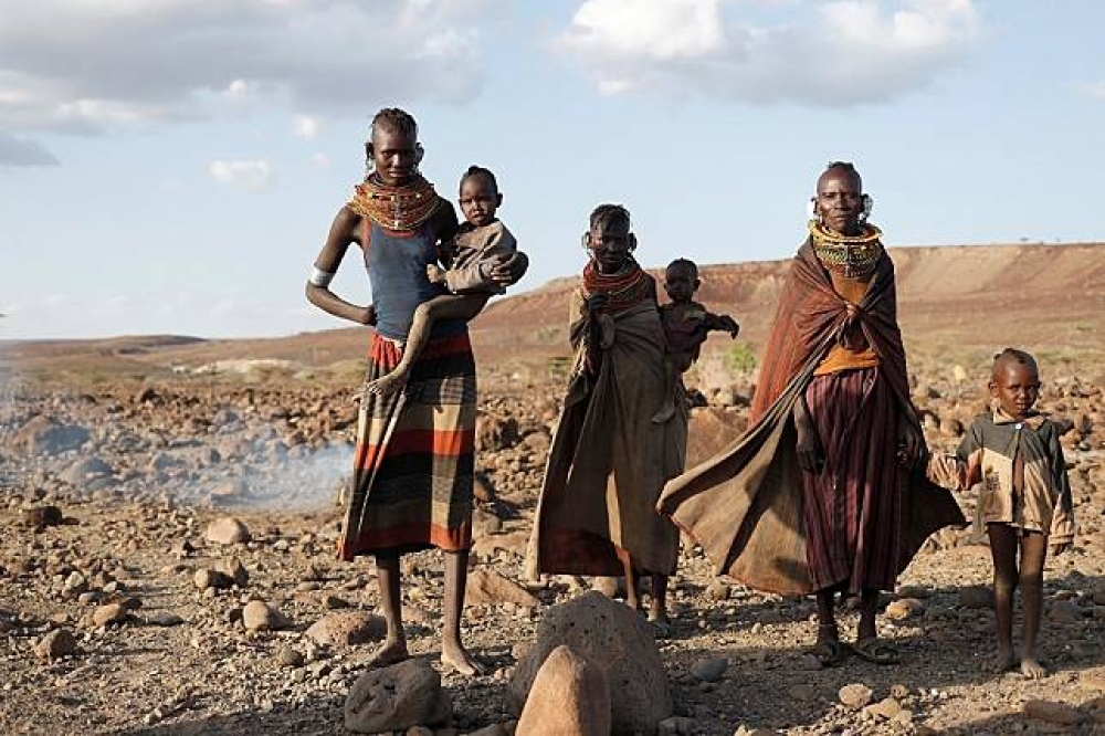 肯亞傳統部落的婦女及孩童。（湯森路透）