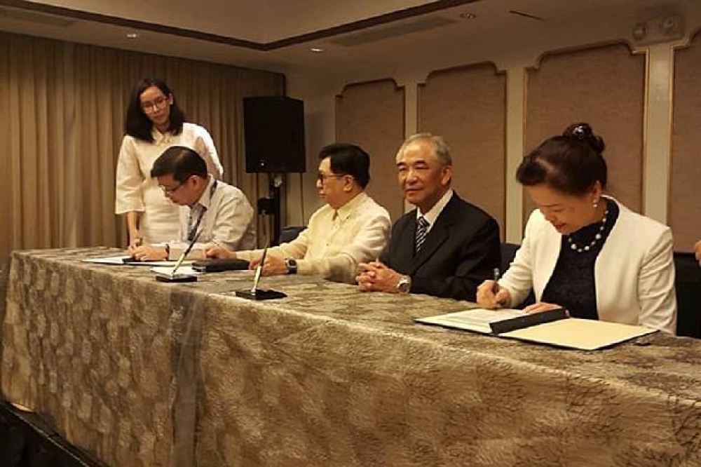 23屆台菲部長級經濟合作會議7日於菲律賓馬尼拉舉行，雙方共簽署7項合作協議。（圖片取自陳啟彰臉書）