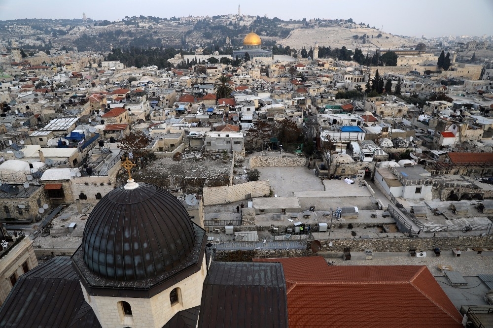 耶路撒冷舊城一隅與伊斯蘭教的圓頂清真寺。（湯森路透）