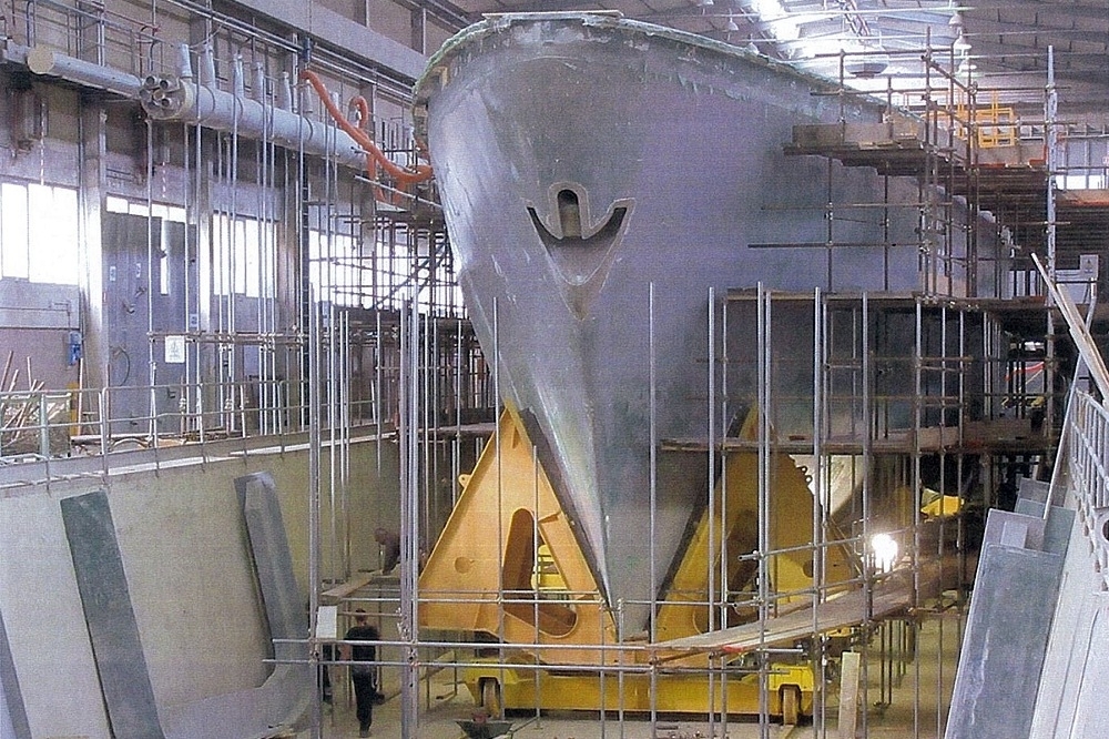 慶富首艘獵雷艦在義大利Intermarine船廠建造中，未受慶富違約案影響。（慶富提供）