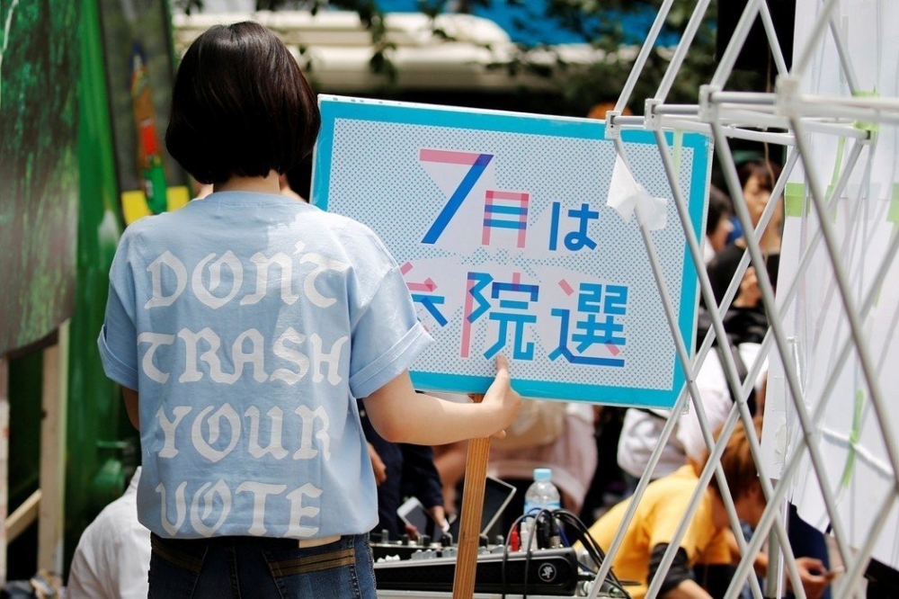 反安保法制而興起的日本學運組織SEALDs，就是一個缺乏與上一個世代學運傳統連結，而在新的時代條件下出現的新生事物。（湯森路透）