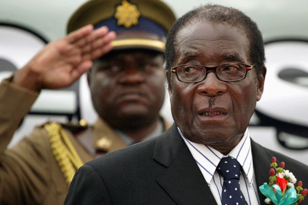 軍方發動政變壓力大，辛巴威總統穆加比終於辭職下台。(湯森路透)