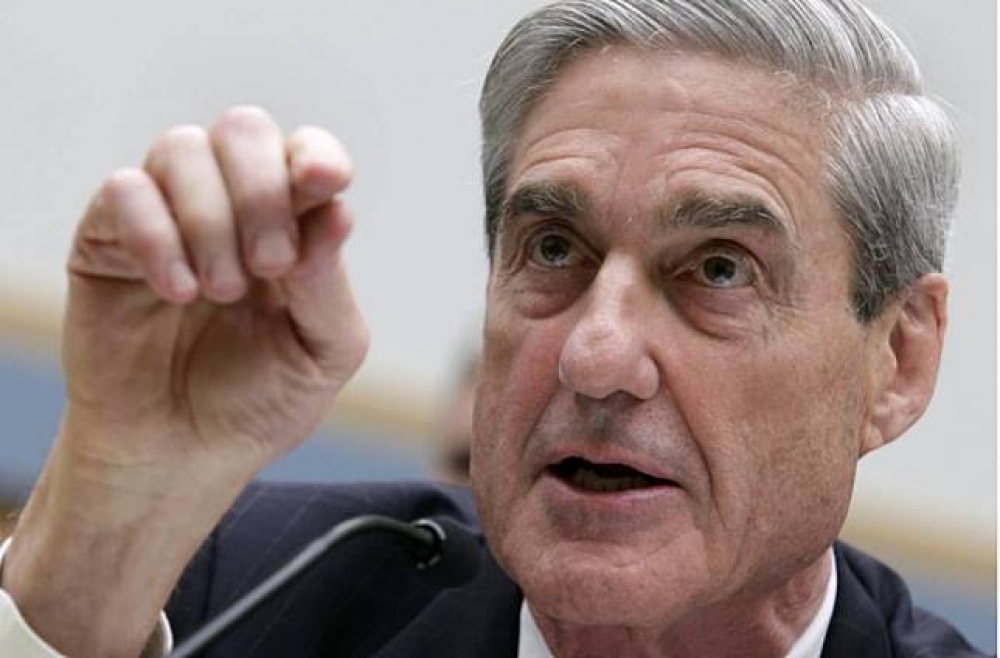 針對「俄羅斯干涉美國大選」一案被指派為特別檢察官的穆勒（Robert Mueller）持續對此案進行調查。據悉第一批公訴書即將出爐。（湯森路透）