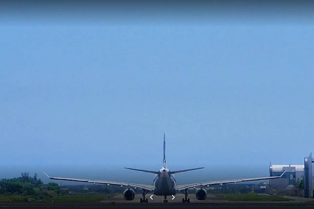 桃機公司25日宣布，南跑道將封閉整修，預計影響超過200多次航班。（圖片取自維基百科）