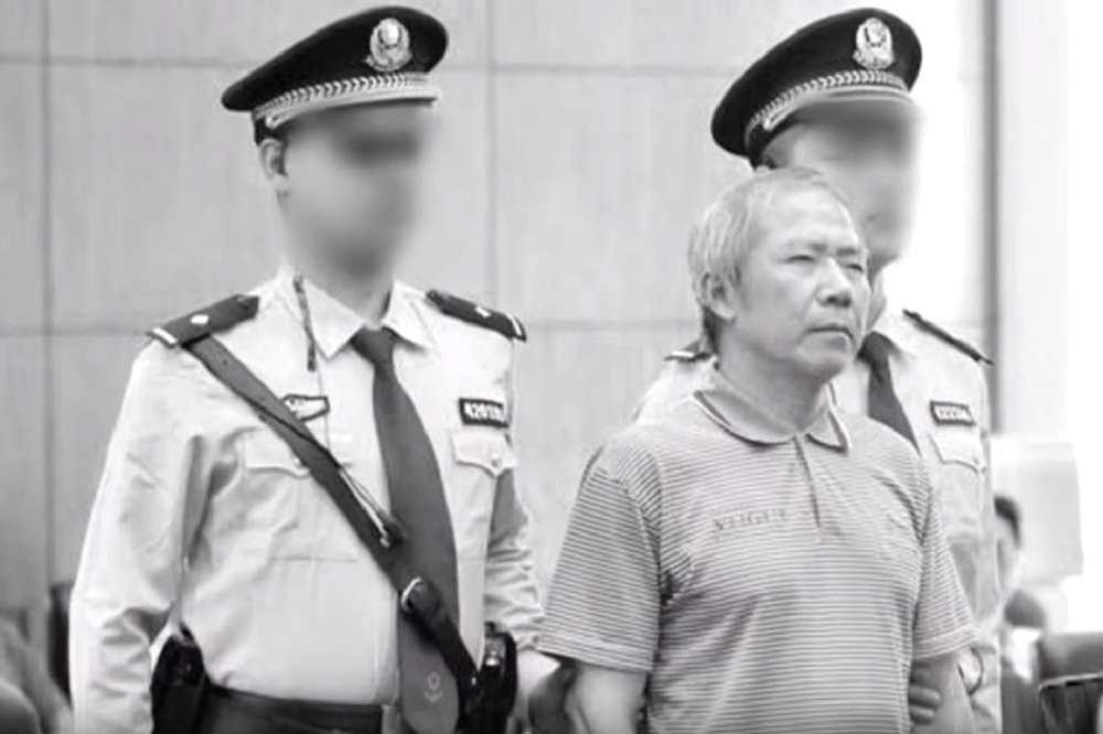 中國的異議分子秦永敏因被指控「接受外媒採訪和寫文章過多」而被捕。（圖片取自Youtube）