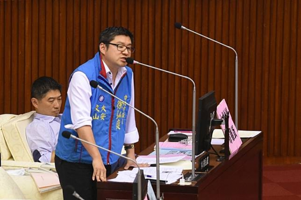 北市議員徐弘庭17日在議會交通委員會批評，北捷是官股公司，卻要自行去投資雙子星，有道德有瑕疵。（資料照片）