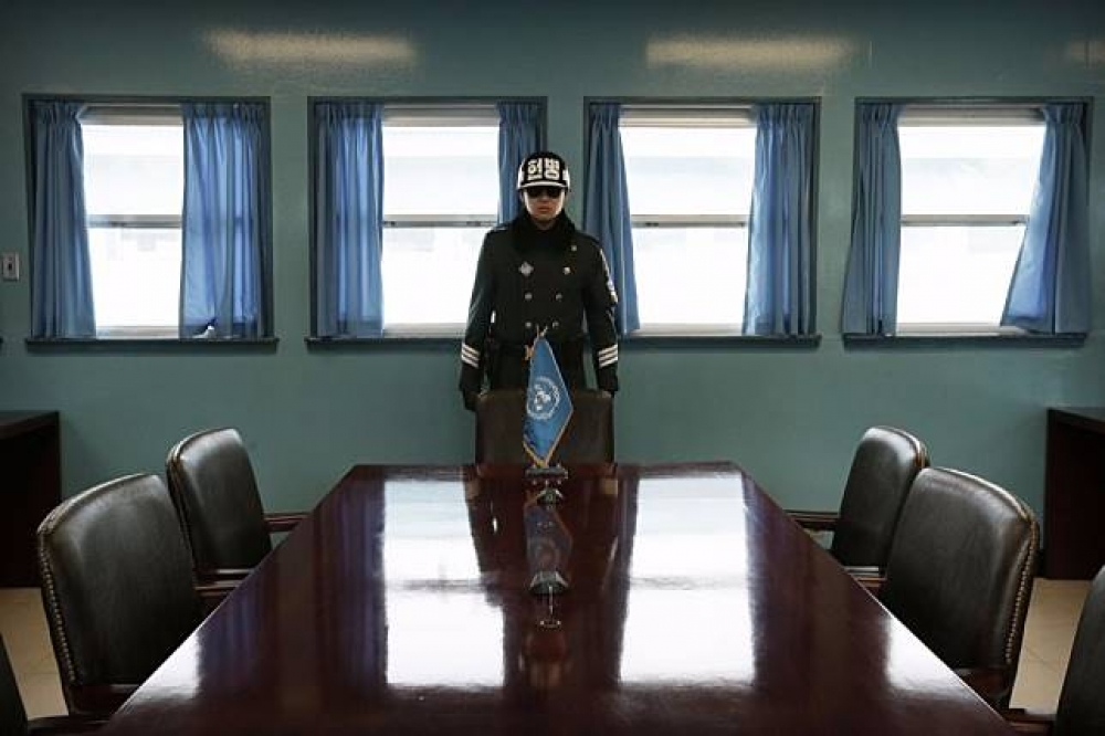 南北韓交界處板門店中的談判桌。（美聯社）
