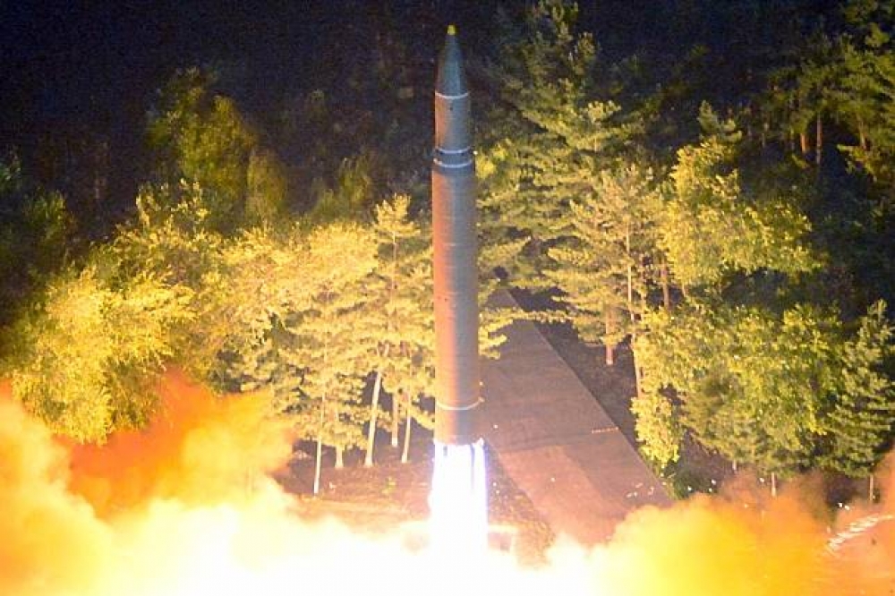 北韓28日深夜第二次成功發射飛彈「火星-14型」。（湯森路透）