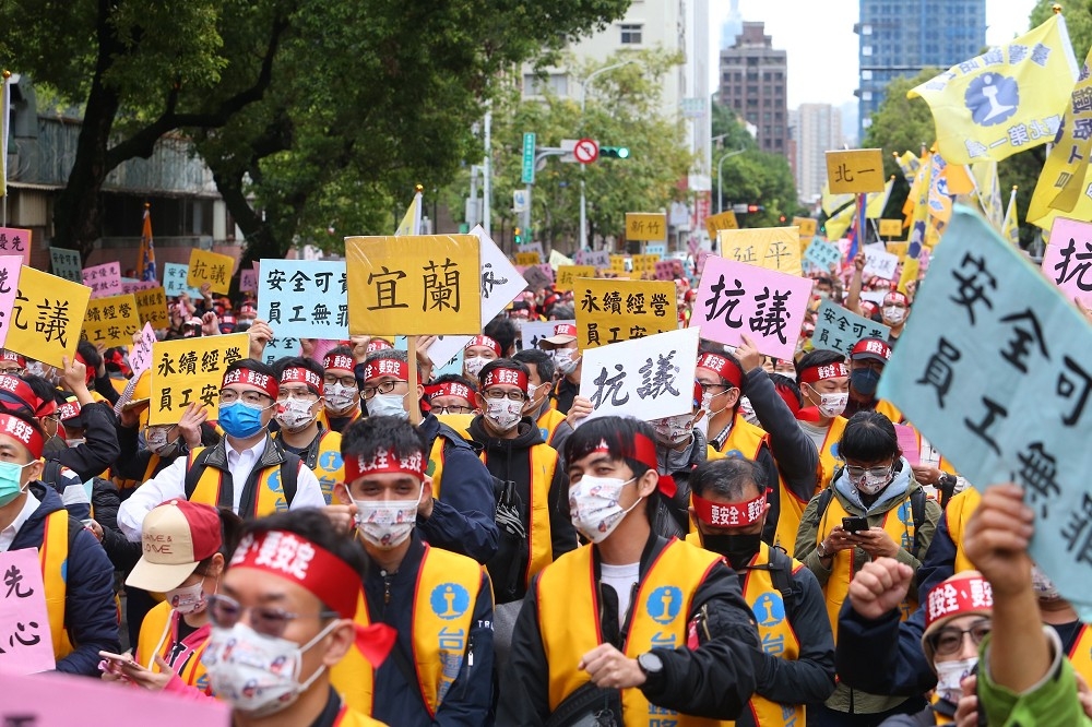 台灣鐵路工會23日至立院陳情抗議（張哲偉攝）