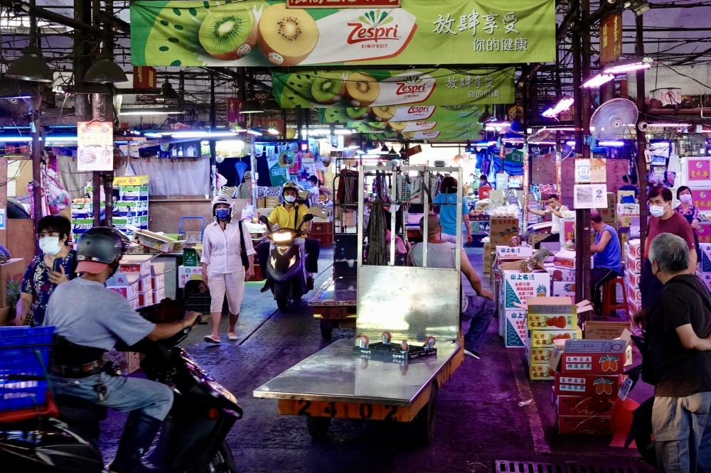 台北市第一果菜及漁類批發市場攸關民生，並且位居全國規模最大。（資料照片／攝影：王侑聖）